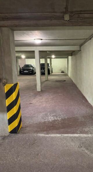  Parking / Garage � louer 10 m� Paris