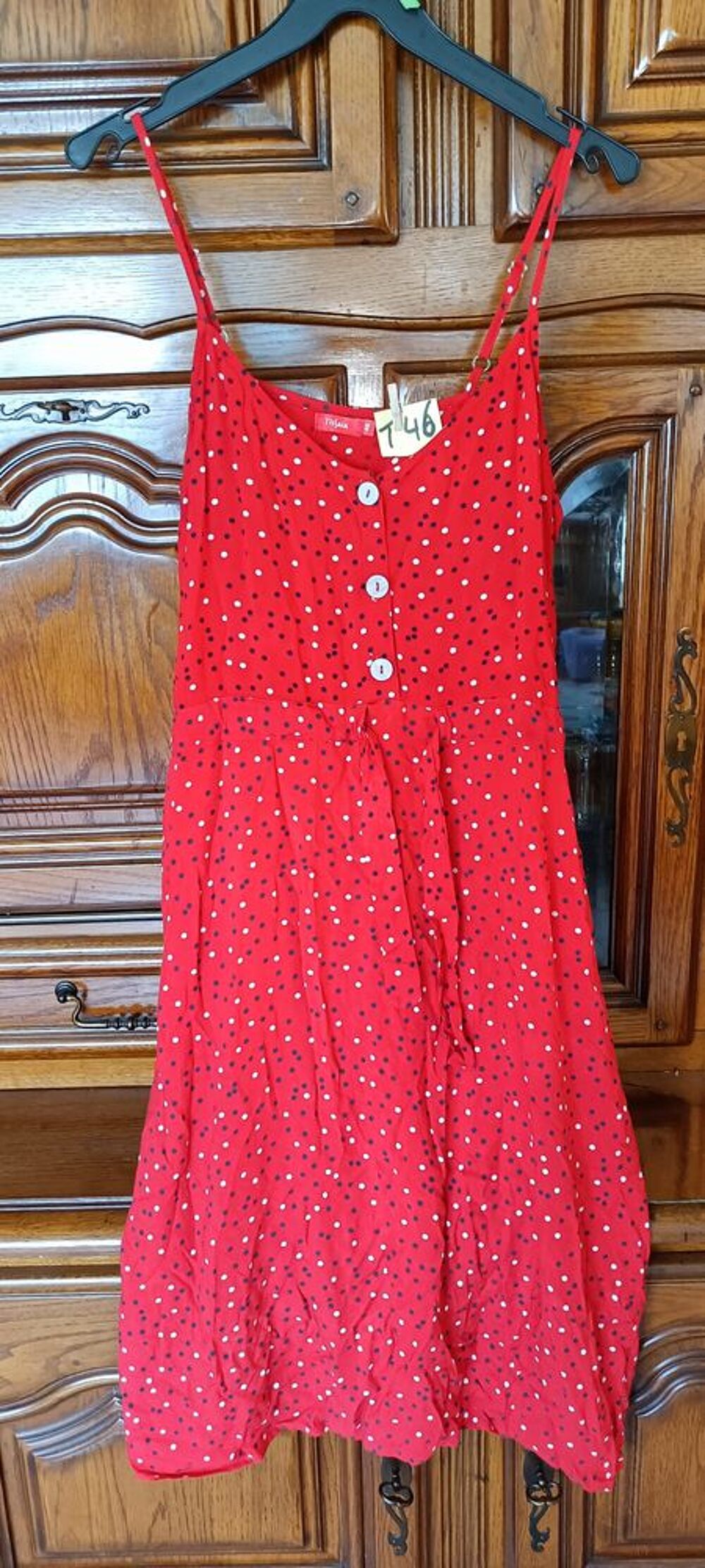 LOT DE V&Ecirc;TEMENTS F&Eacute;MININ POUR LA REVENTE Vêtements