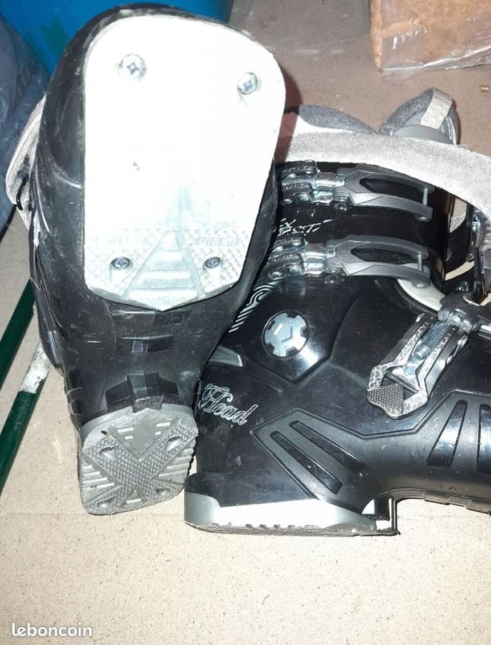 paire chaussure de ski Sports