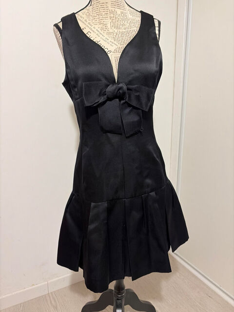 ? Robe de cocktail Chanel Boutique vintage ? Noir satin 1800 Précy-sur-Oise (60)