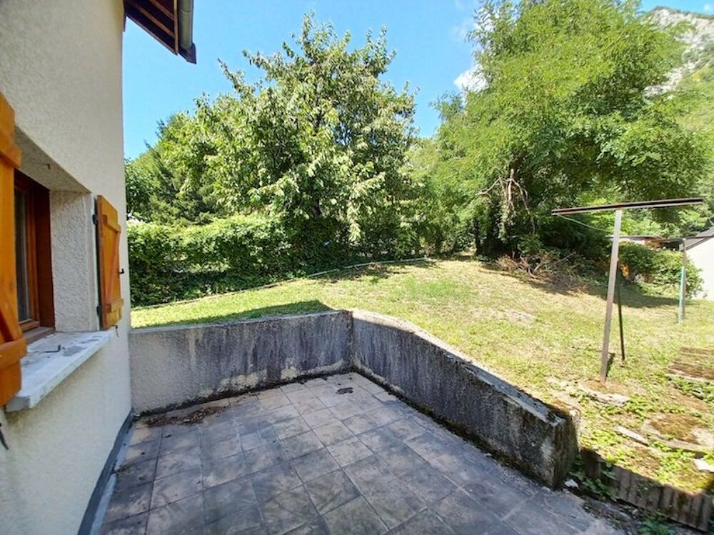 Vente Maison SAINT JULIEN MONTDENIS Dans charmant village � proximit� de Saint Jean de Maurienne et des Stations Maison de village r�nov�e 107 m2 + Terrasse + Balcon + tr�s agr�able jardin priv� clos 150 m2 Saint-julien-mont-denis