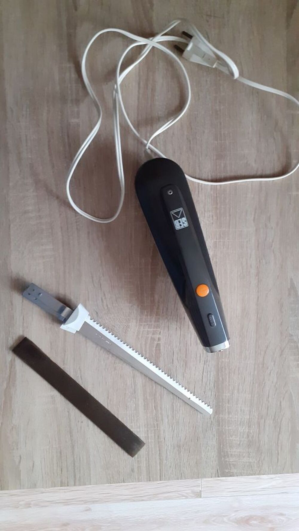 Couteau &eacute;lectrique SEB. Electroménager