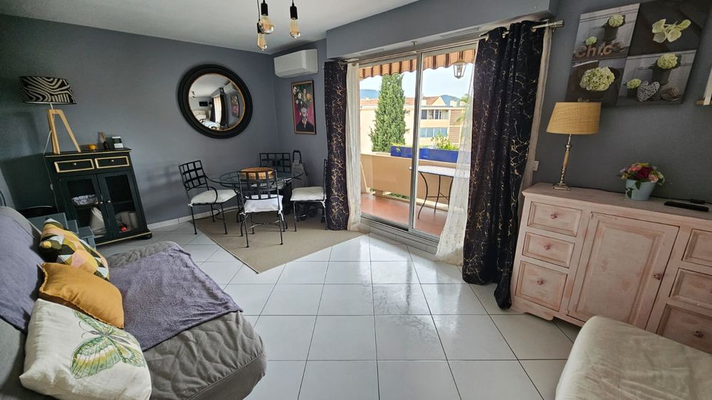   Studio vacances à Hyères (83) Provence-Alpes-Côte d'Azur, Hyères (83400)