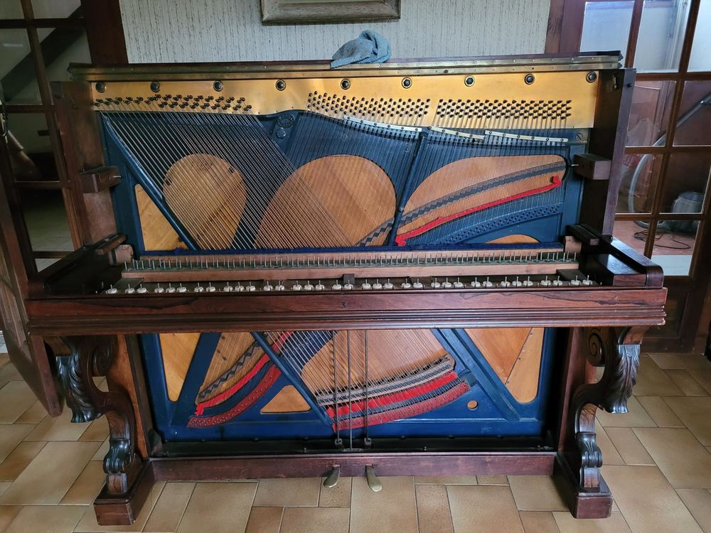 piano droit K. BORD en bois cadre m&eacute;tallique Instruments de musique
