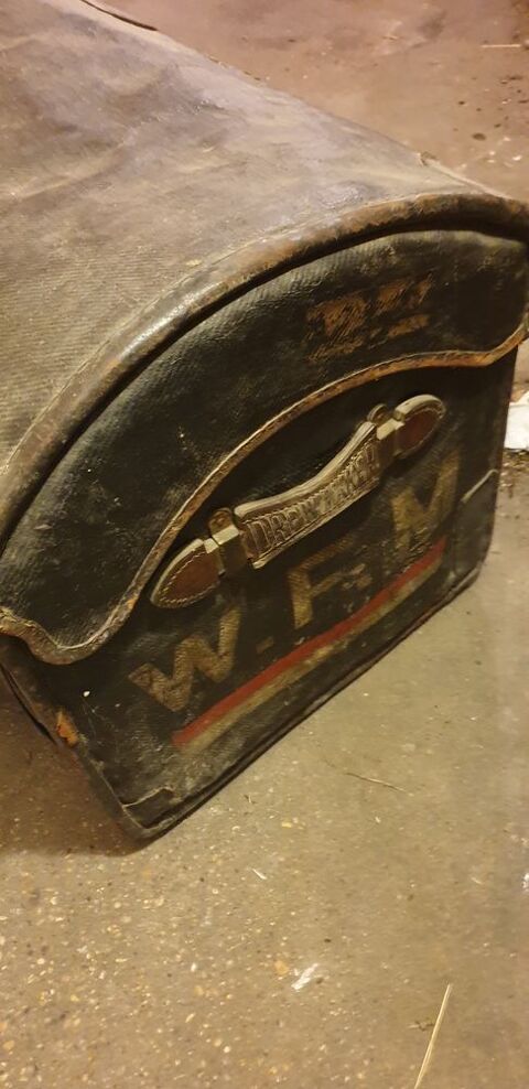 Malle anglaise circus london 200 Trappes (78)