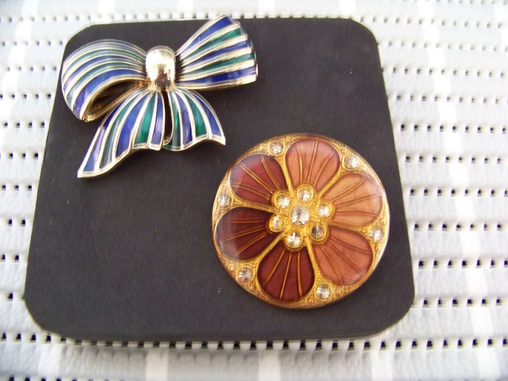 Broches en &eacute;mail cloisonn&eacute; Bijoux et montres