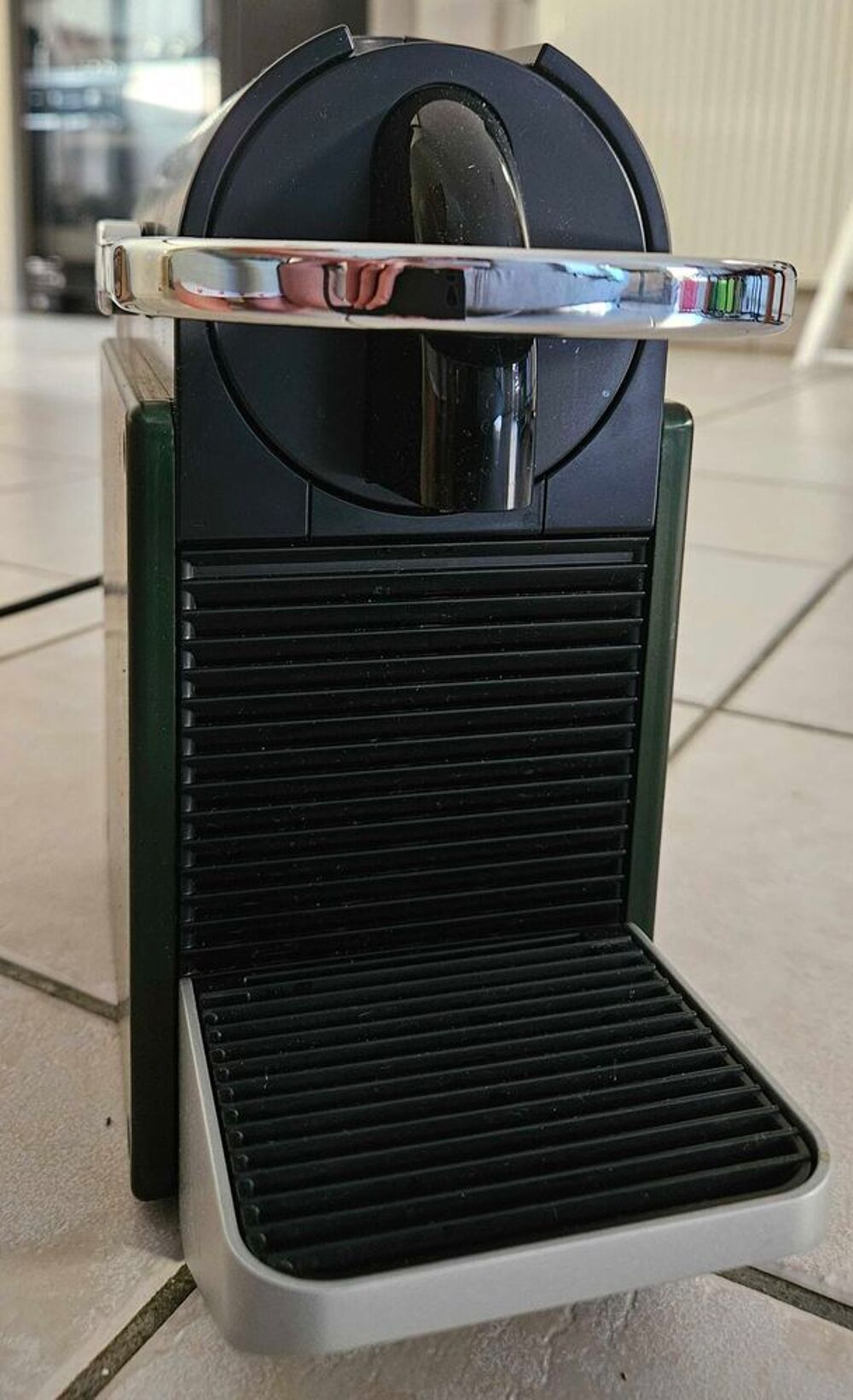 cafeti&egrave;re Nespresso Pixie neuve Electroménager