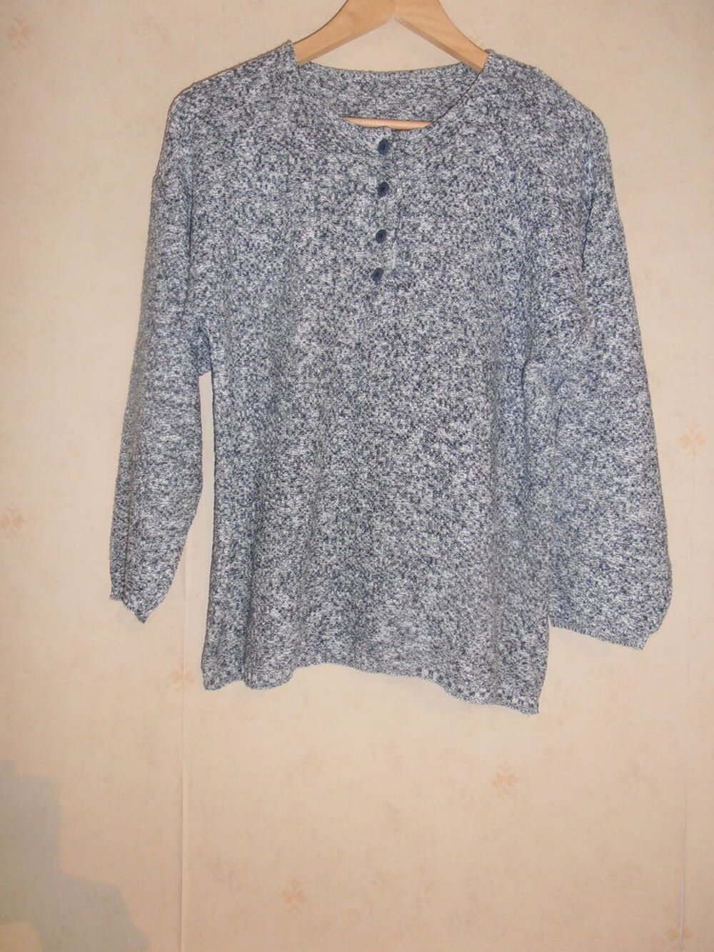 Joli pull d'&eacute;t&eacute; (82) Vêtements