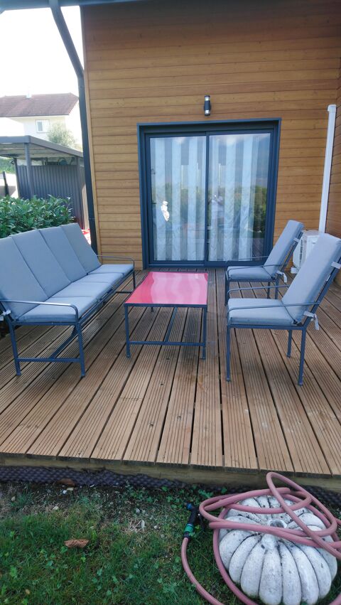 SALON DE JARDIN EN FER ET SES COUSSINS 150 Viviers-du-Lac (73)