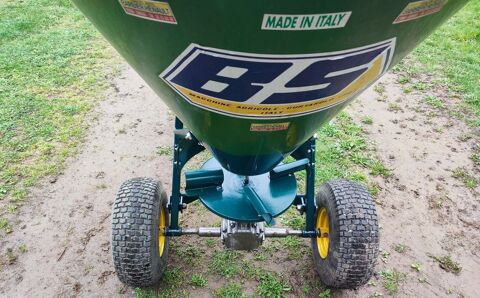 Epandeur train� 300 Breux-sur-Avre (27)