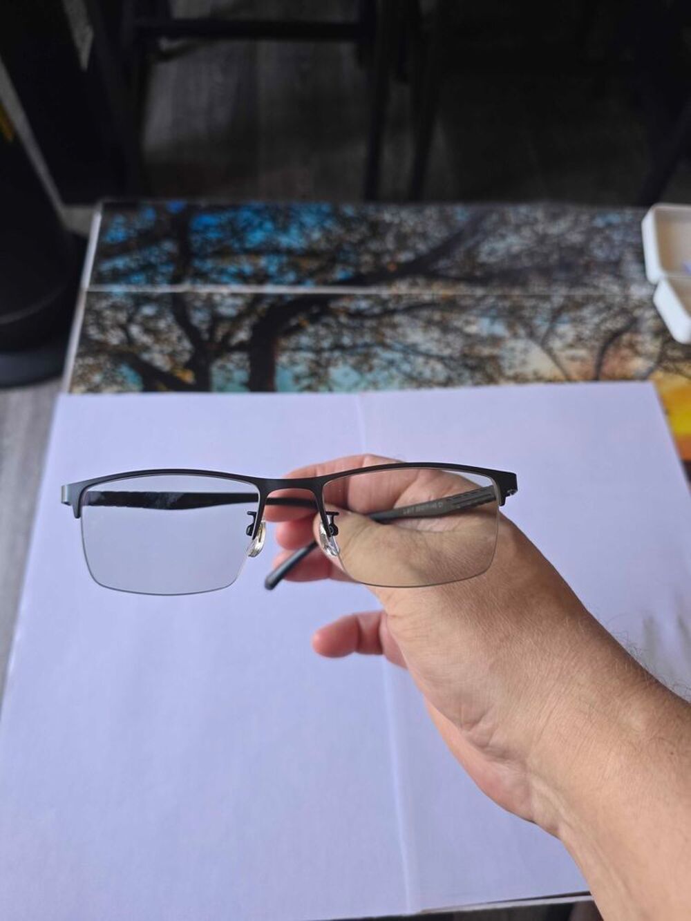 2 lunettes verres Essilor photochromiques GEN S lecture, anti lumi&egrave;res bleus anti rayures neuves pour la lecture. Accessoires
