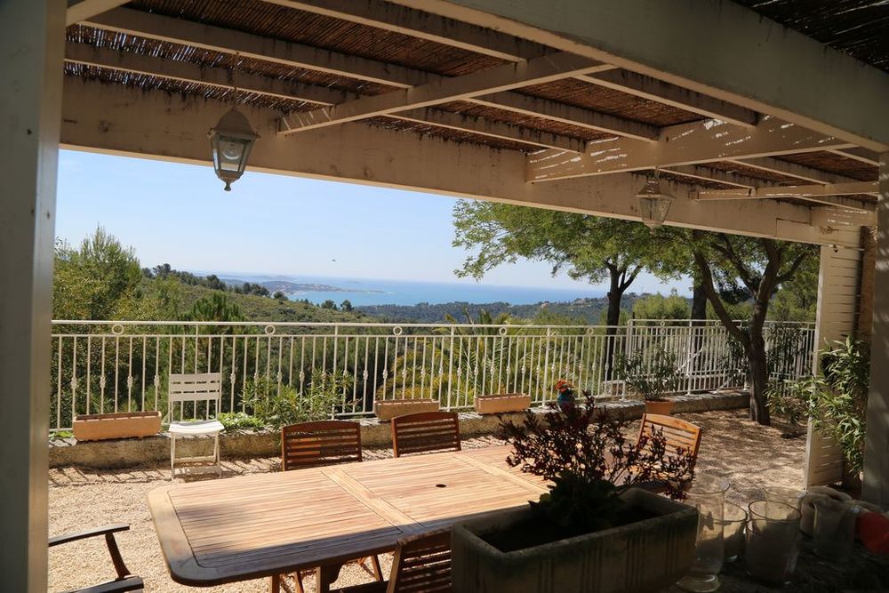   Superbe villa, cadre naturel avec pisicne et vue sur mer 8Ha Provence-Alpes-Cte d'Azur, Sanary-sur-Mer (83110)