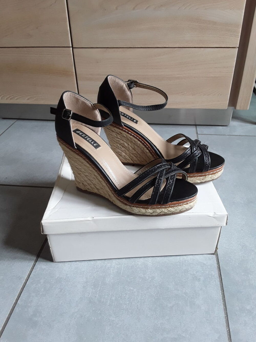 Chaussures compens&eacute;es Chaussures