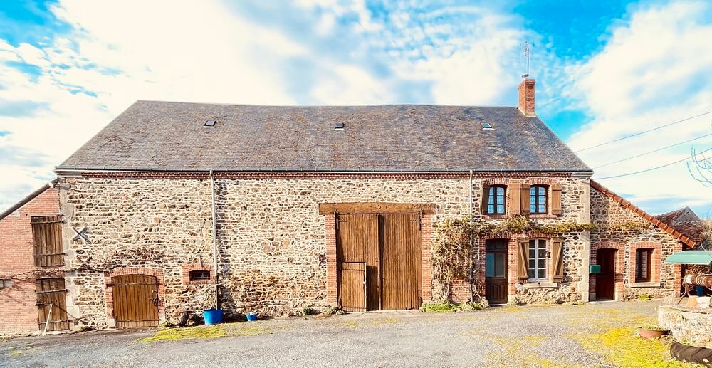 Maison 5 pièces 105 m² · à Chéniers · 105 m² · 100 000 €