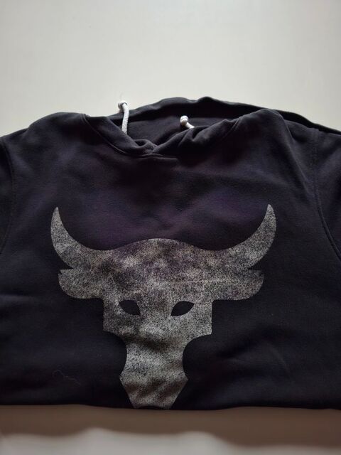 Sweat capuche Under Armour noir 25 Charleville-Mzires (08)