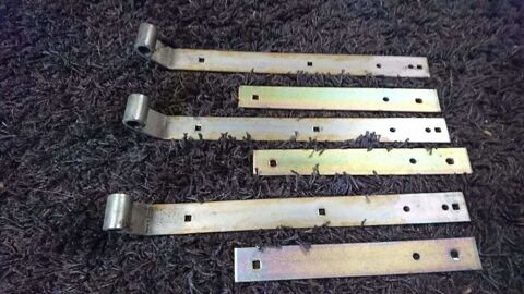 Pentures et contre pentures volets bois 15 Le Gault-Soigny (51)