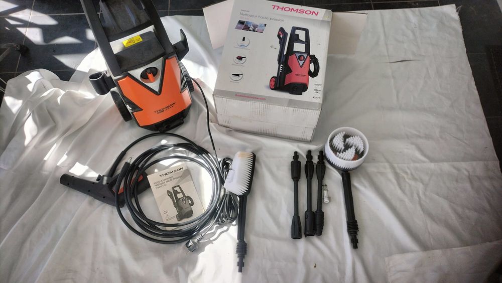 DIVERS ARTICLE POUR BRICOLAGE NEUF ET OCCASION .
Bricolage