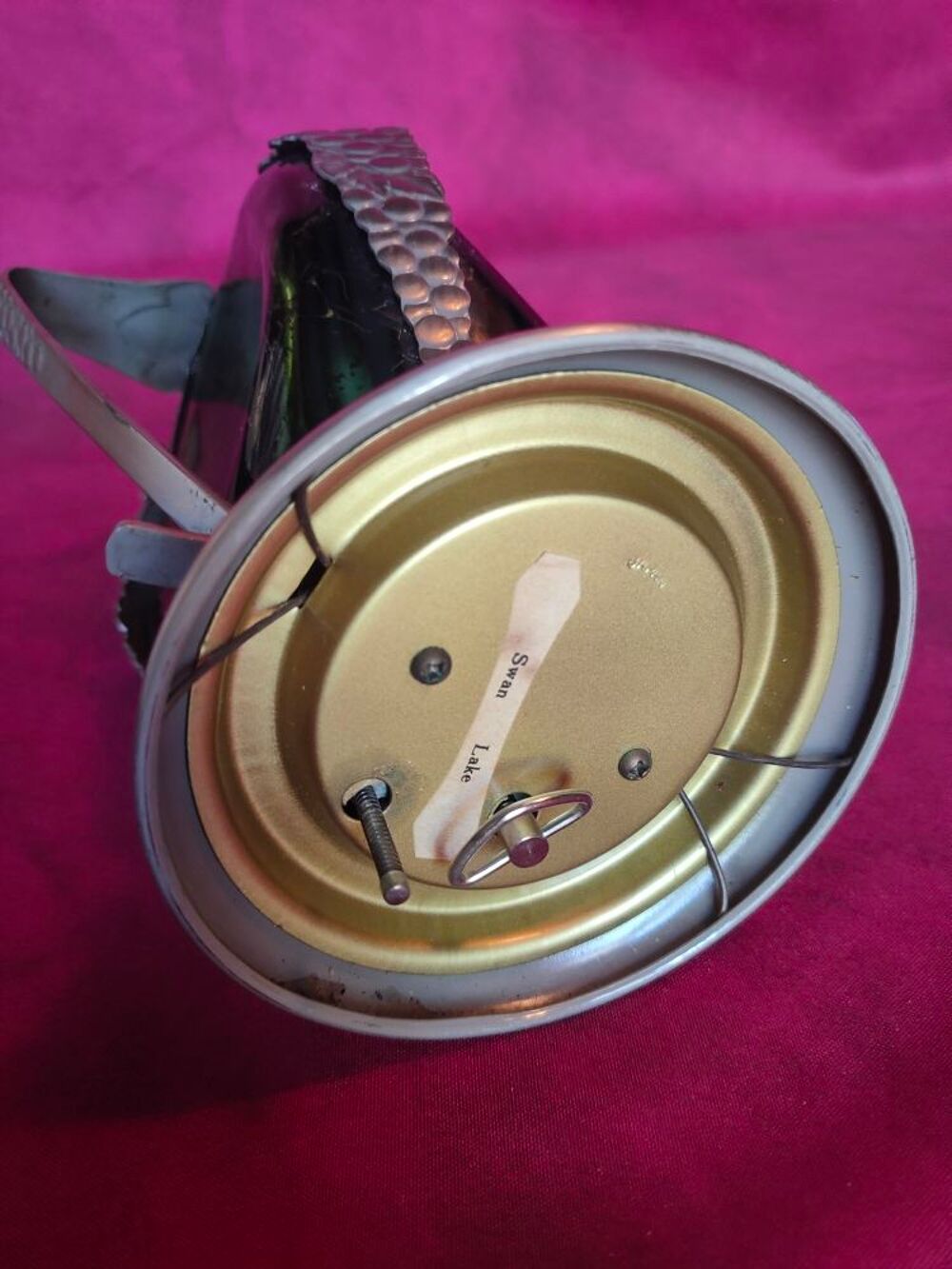 Ancienne bouteille musicale en verre et m&eacute;tal argent&eacute; Décoration