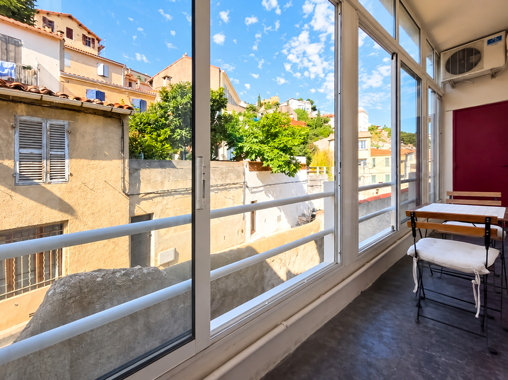 Vente Appartement VAUBAN - T1 BIS - 37 m²  AU SOL - MEZZANINE - LOGGIA Marseille 6