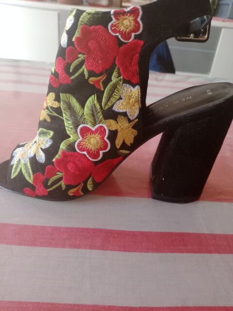 sandales fleuries 5 Romill� (35)