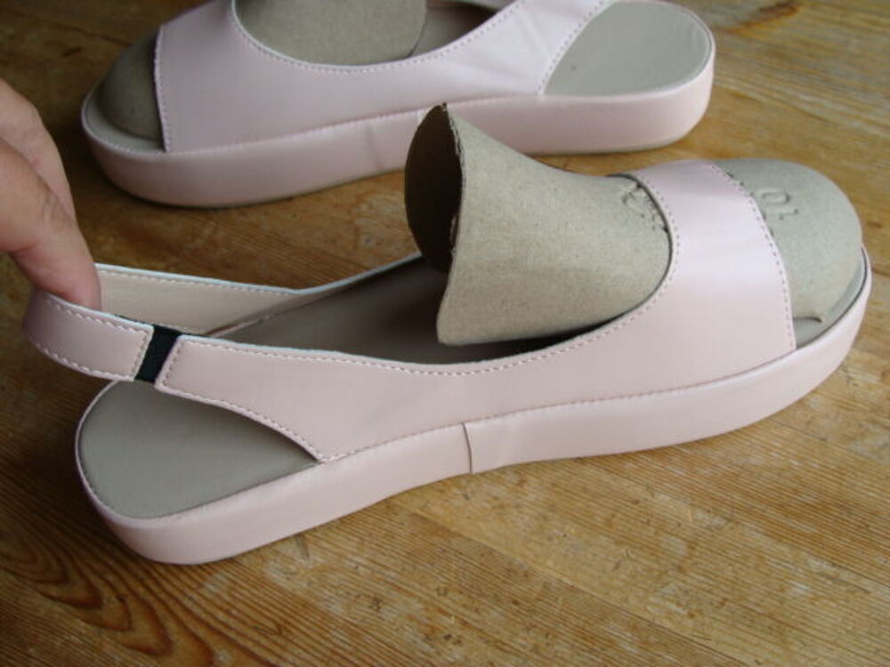 Sandales nude 39 neuves Chaussures