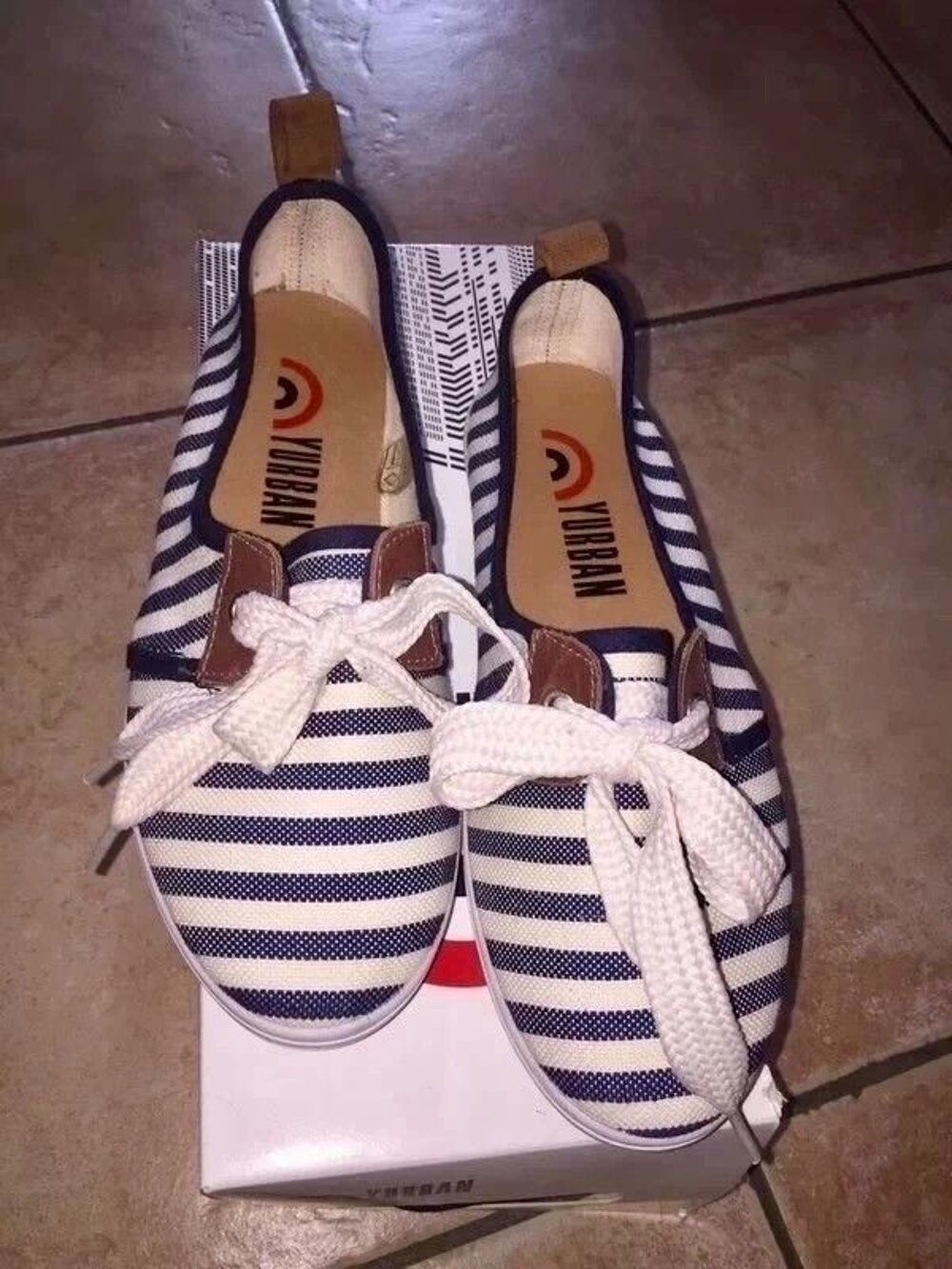 Chaussures Yurban style Armistice P35 neuve &agrave; 22 euros Chaussures