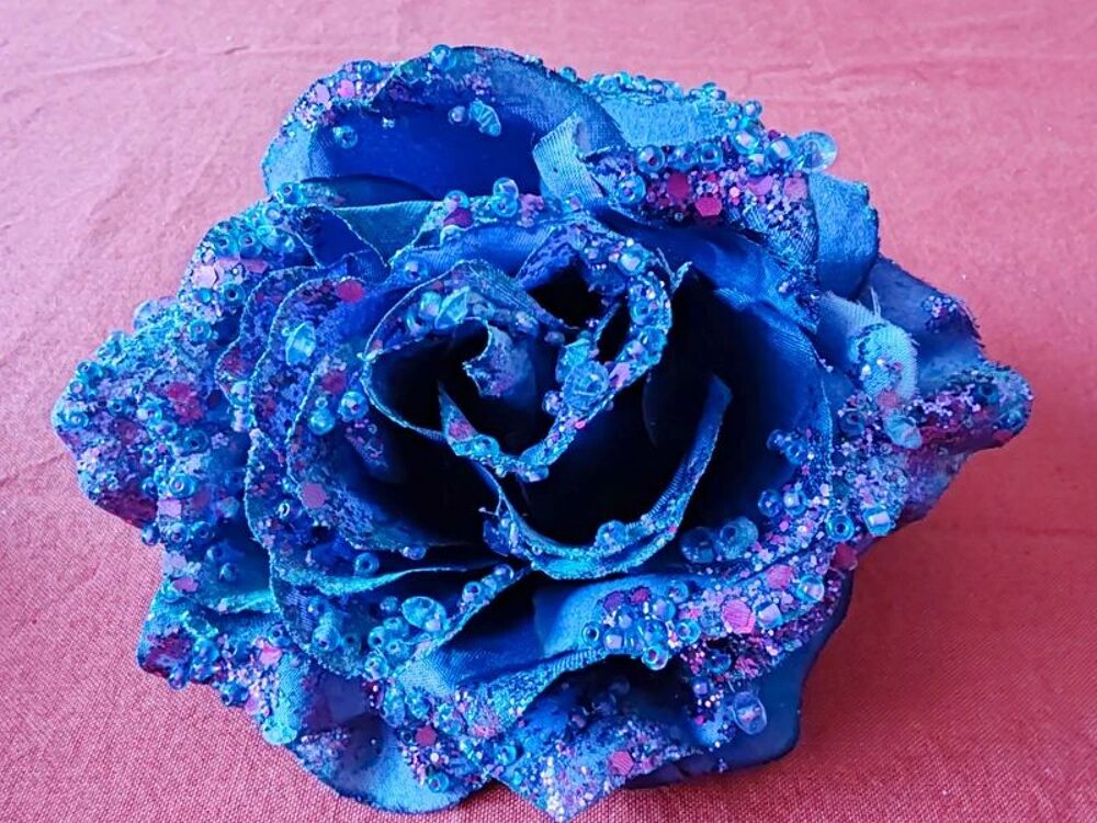 3 fleurs et un papillon avec pince pour sapin Décoration
