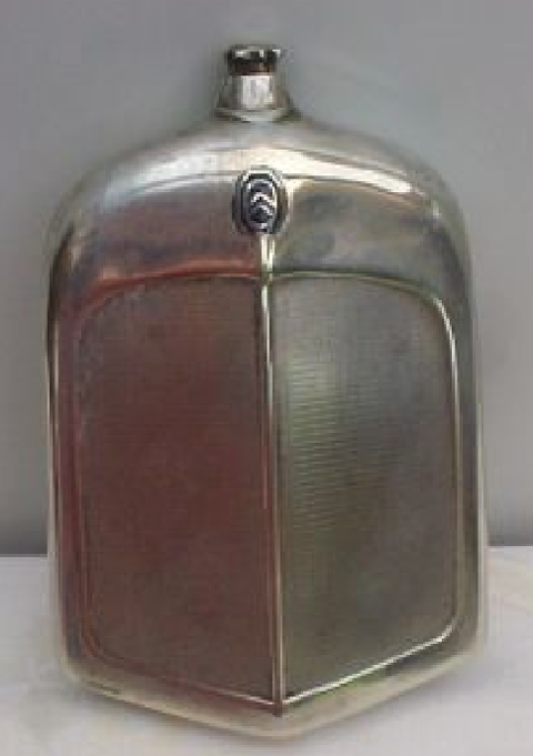 �tui � cigarettes 1930 de chez Citro�n. 35 Saint-�lix-le-Ch�teau (31)