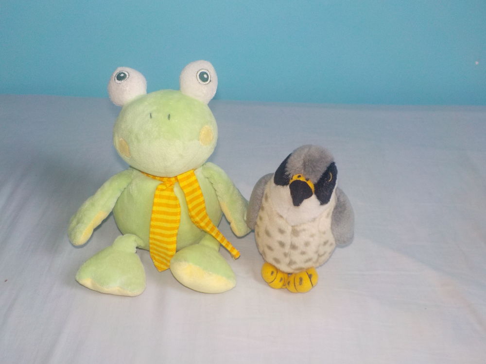 Peluche grenouille et faucon Jeux / jouets