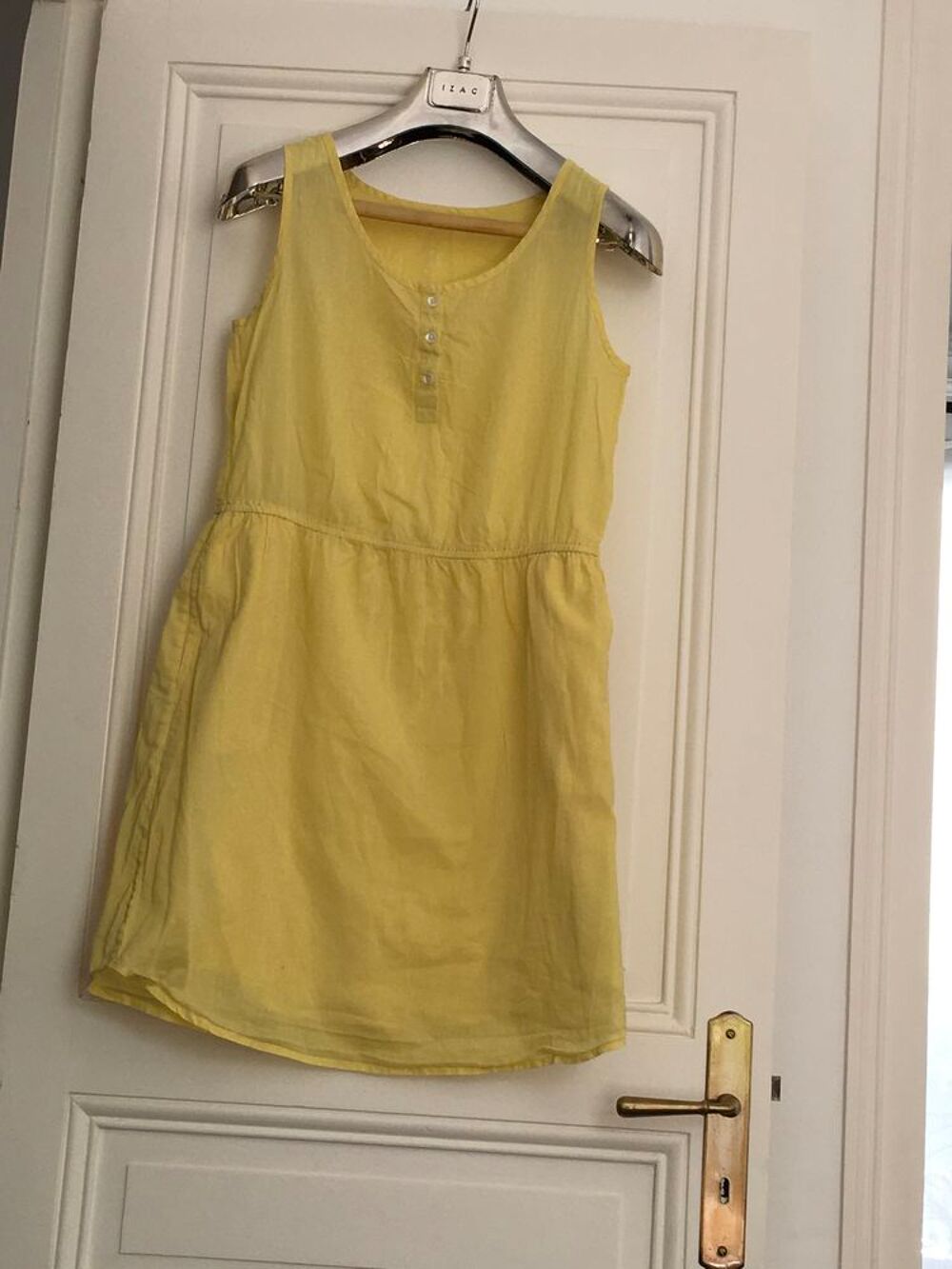 Robe l&eacute;g&egrave;re Vêtements