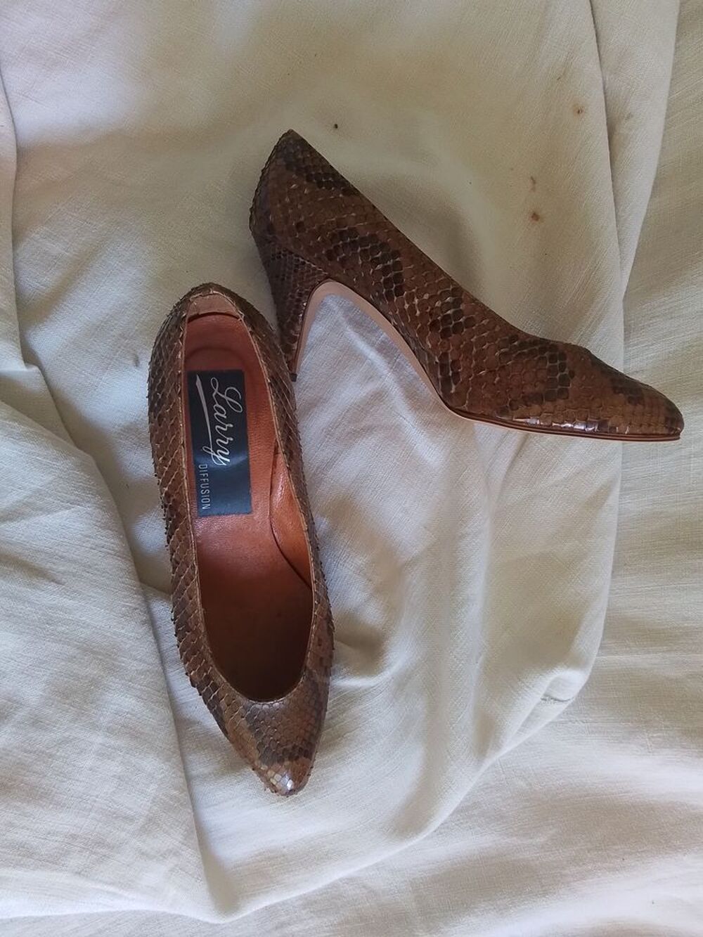 Escarpins neufs en serpent v&eacute;ritable Chaussures
