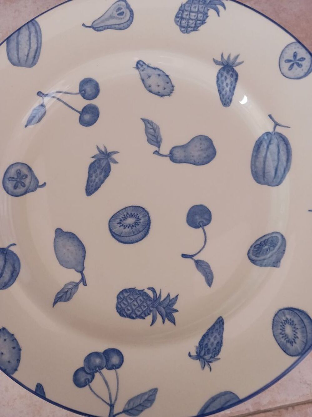 Lot de 10 assiettes Electroménager