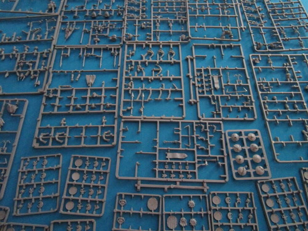 FIGURINE JEU DE ROLE"GAMES WORKSHOP" LOT JR22G 