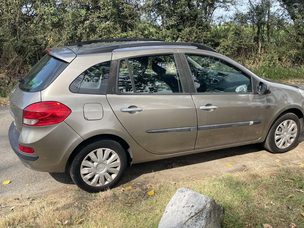 Clio III Clio 1.5 dCi 85 Privil&egrave;ge 2010 occasion 44770 La Plaine-sur-Mer