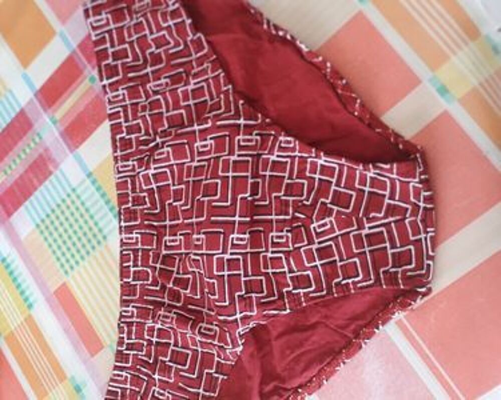 slip rouge neuf Vêtements