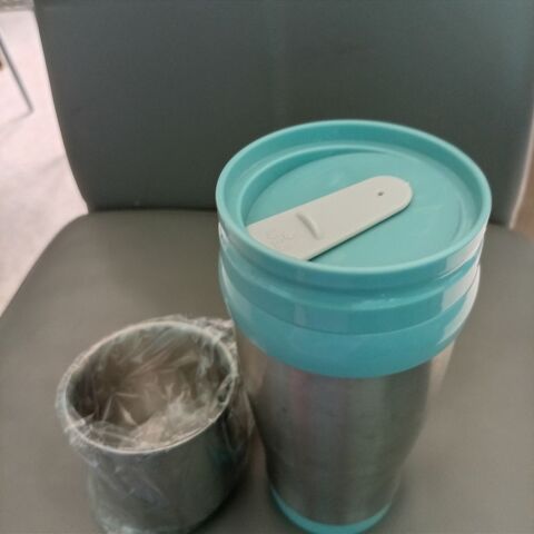 Gobelet isotherme inox et une tasse en inox Sermaises (45)