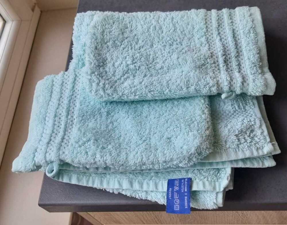 Lot de serviettes, draps de bains et gants Vêtements