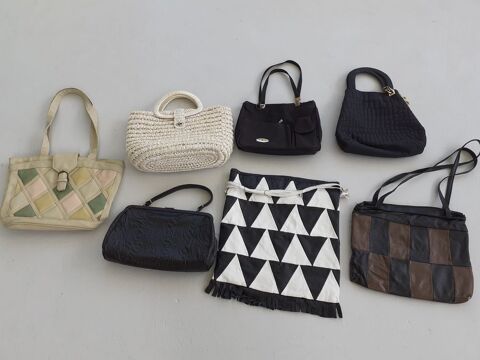 7 Sacs � Mains divers coloris et formes. 10 Le Vernois (39)