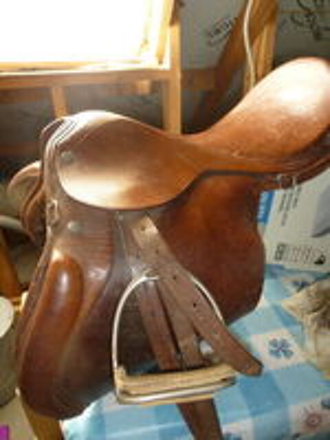   tr�s belle selle d'�quitation  