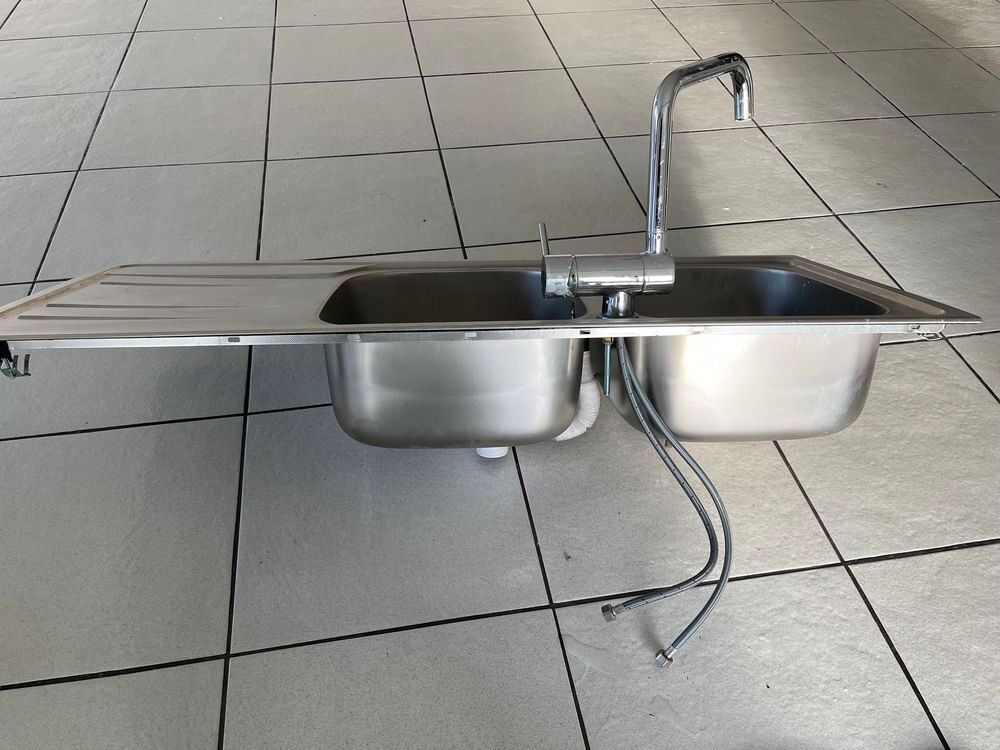 Suite au changement de cuisine &eacute;lectrom&eacute;nager + &eacute;vier Electroménager