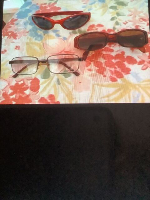 Un lot de 3 paires de lunettes d' occasion pour femmes 12 Six-Fours-les-Plages (83)