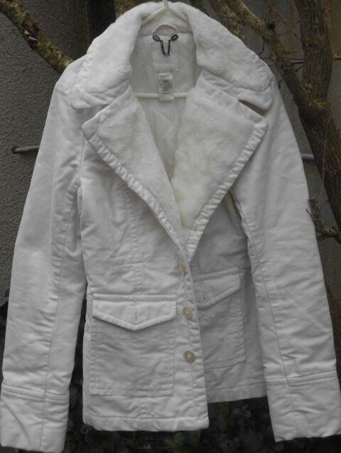 Veste Blanche Femme Taille M - Marque DIESEL
pas d' envoi  ; 10 Romilly-sur-Seine (10)