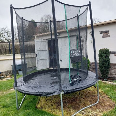 Trampoline 240-300 180 Saint-Quentin (02)