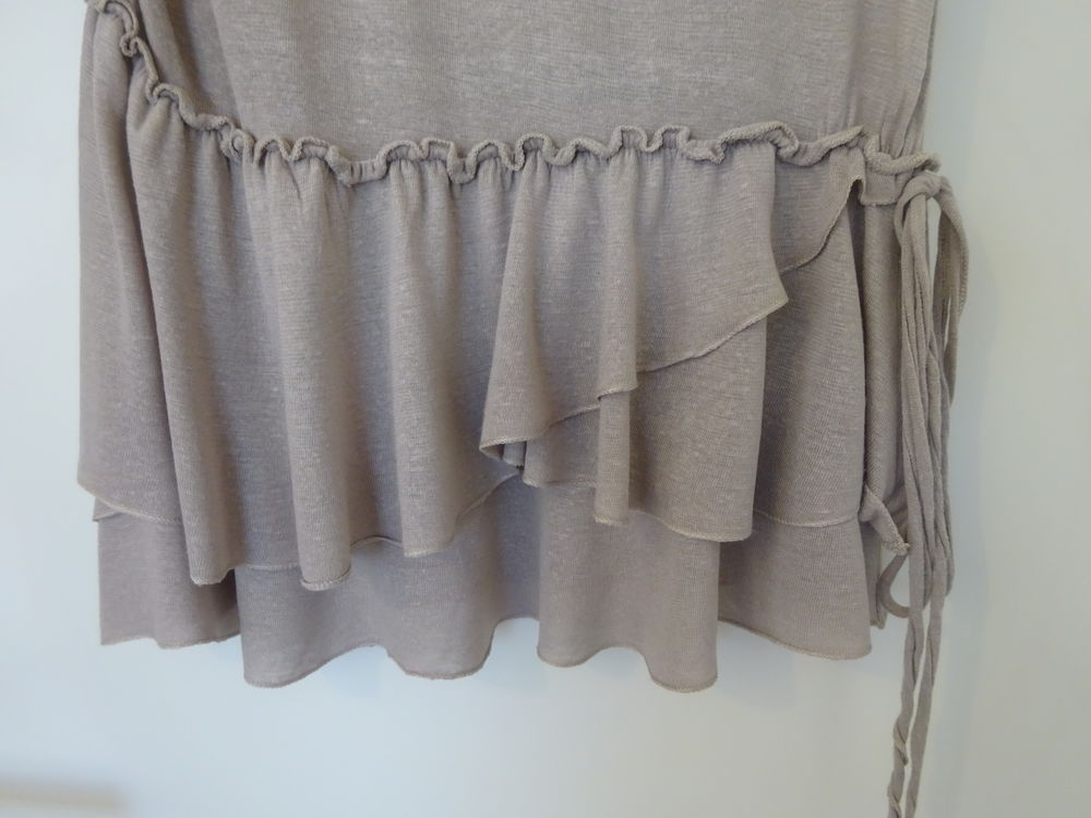 Tunique &agrave; volants beige S Vêtements