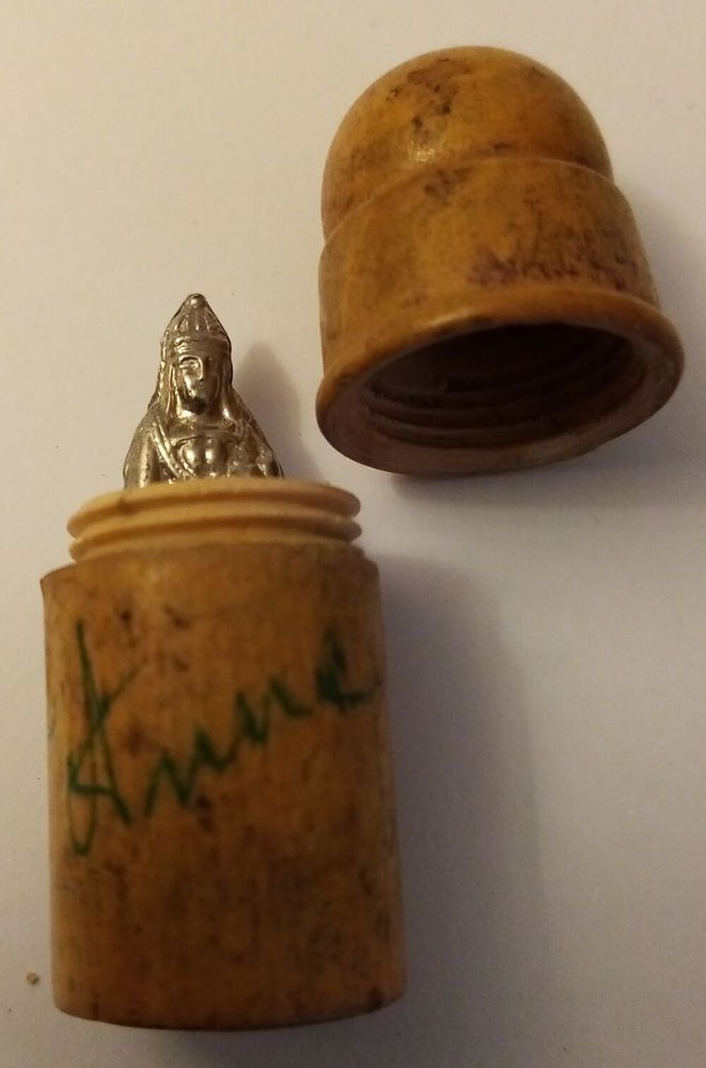 Rare et ancien reliquaire de voyage 