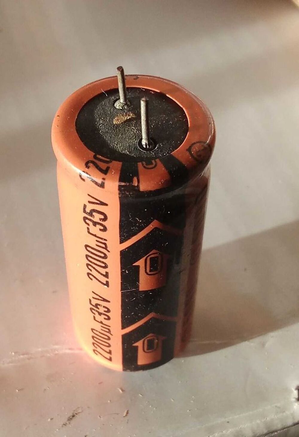 lot de trois capacit&eacute; de d&eacute;couplage 12volts Matériel informatique