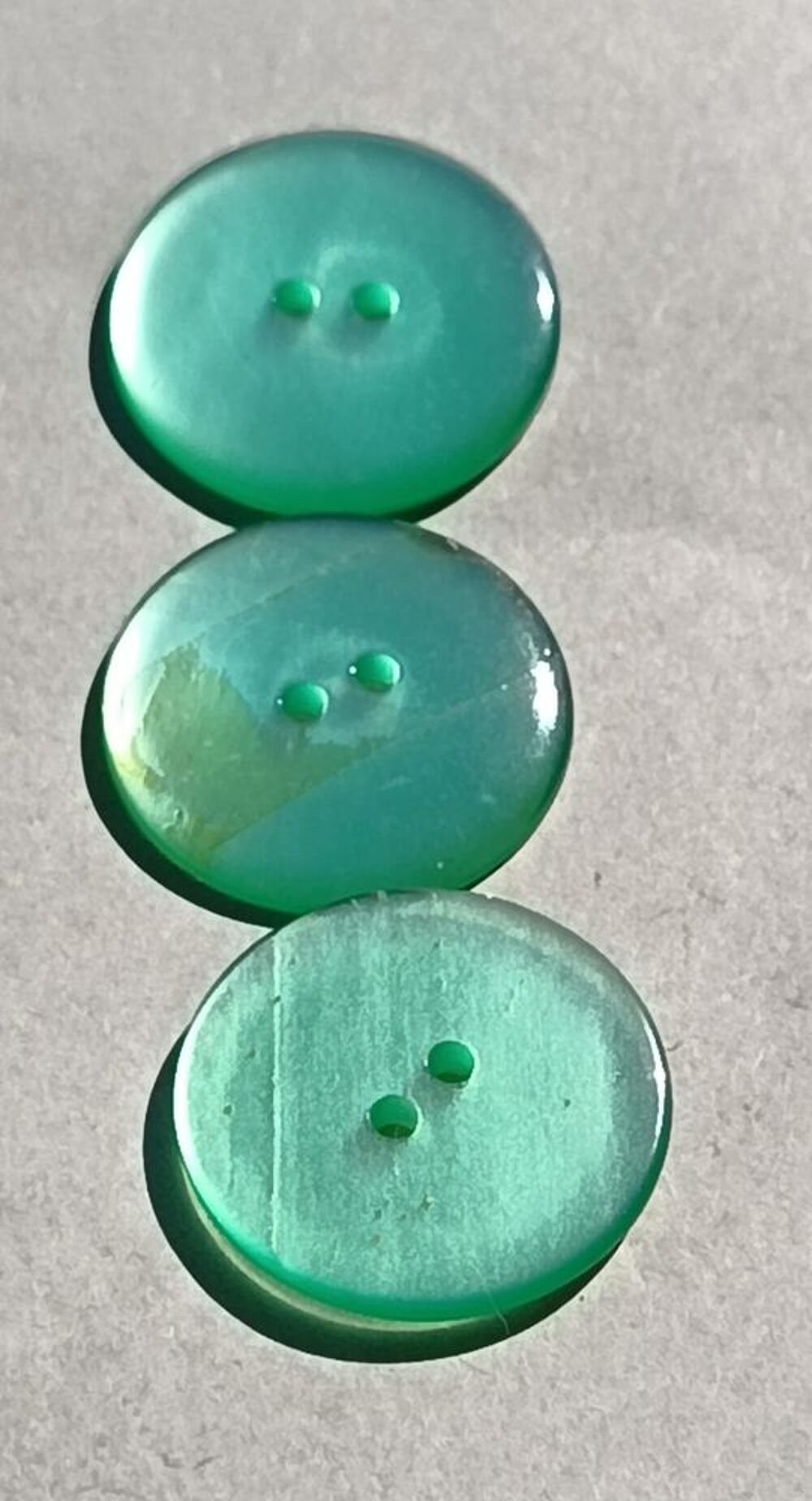 Lot Cr&eacute;atif 15 Boutons Nuances de Vert &amp; Formes Vari&eacute;es Décoration
