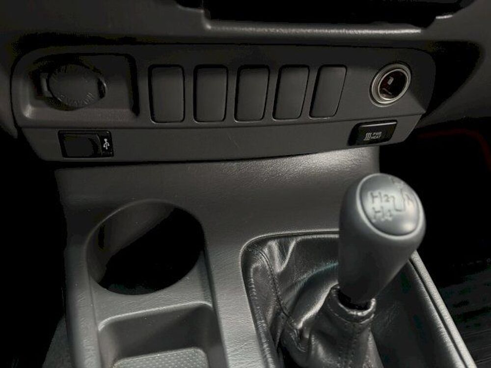 Hilux 3.0 D-4D Invincible Double Cabine 4WD BVA 2013 occasion 33520 Bruges