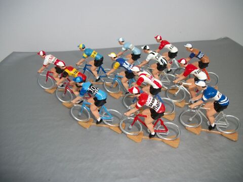 Cyclistes miniatures. Figurine. Diorama. Jouets. Collection  43 Labarthe-sur-Lèze (31)