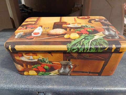 Boite  gteaux VINTAGE en fer blanc avec motifs 35 Tours (37)